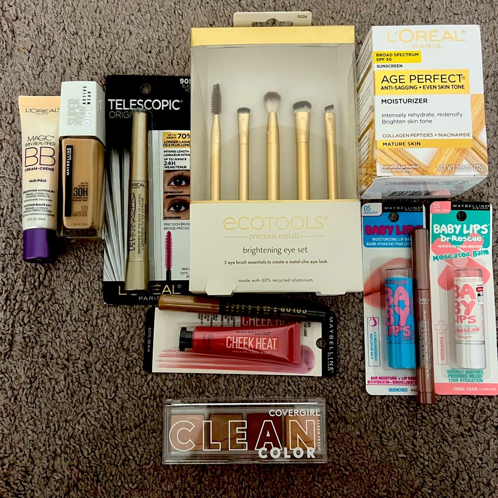 NWT Makeup Bundle -$120 worth for only $60
